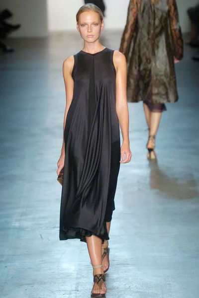 Look 30